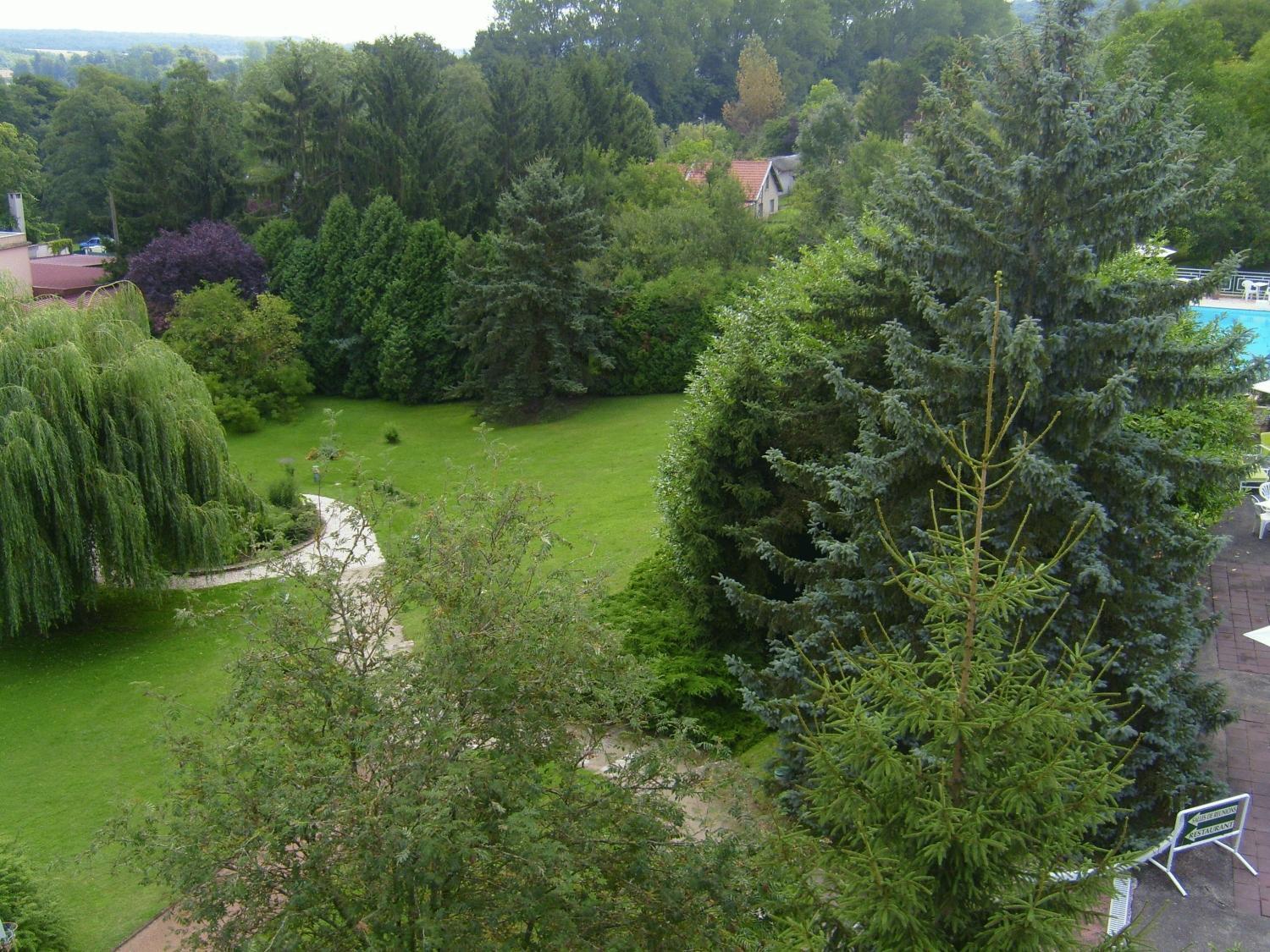 Méréville Logis Hotel Maison Carree Restaurant O Carre Dart מראה חיצוני תמונה